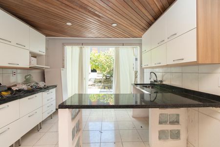 Casa para alugar com 342m², 5 quartos e 2 vagasCozinha