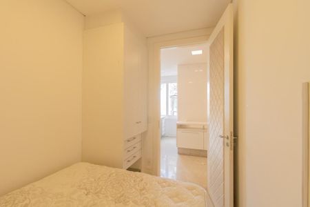 Apartamento para alugar com 340m², 3 quartos e 5 vagasQuarto de Serviço