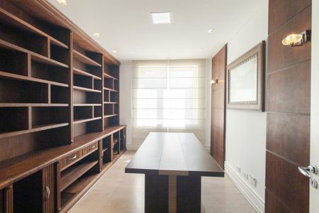 Apartamento para alugar com 340m², 3 quartos e 5 vagasEscritório