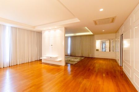 Apartamento para alugar com 340m², 3 quartos e 5 vagasQuarto Suíte 3 Suite 