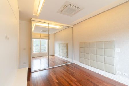 Apartamento para alugar com 340m², 3 quartos e 5 vagasQuarto Suíte 2