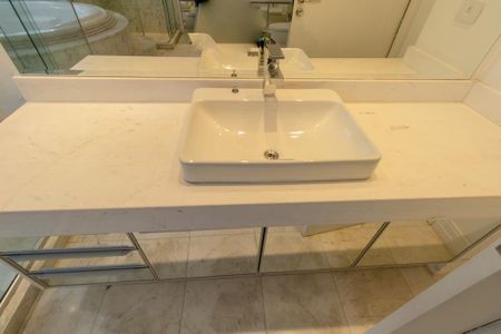 Apartamento para alugar com 340m², 3 quartos e 5 vagasBanheiro da Suíte 3