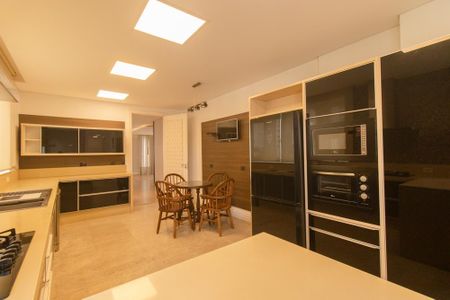 Apartamento para alugar com 340m², 3 quartos e 5 vagasCozinha