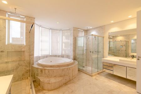 Apartamento para alugar com 340m², 3 quartos e 5 vagasBanheiro da Suíte 3