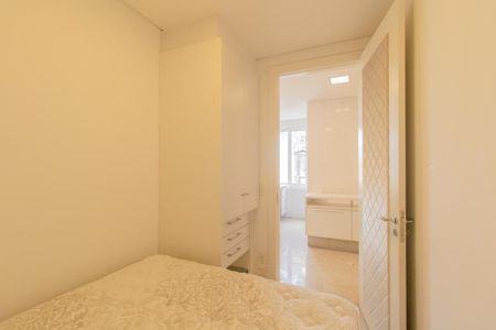 Apartamento para alugar com 340m², 3 quartos e 5 vagasQuarto de Serviço
