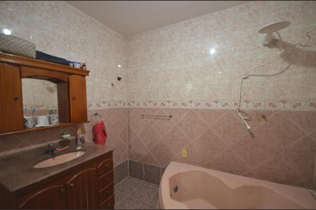 Casa para alugar com 250m², 4 quartos e 3 vagasBanheiro da Suíte