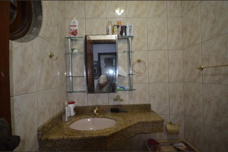 Casa para alugar com 250m², 4 quartos e 3 vagasBanheiro de serviço