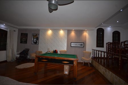 Sala de casa para alugar com 3 quartos, 250m² em Vila Valqueire, Rio de Janeiro