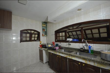 Casa para alugar com 250m², 4 quartos e 3 vagasCozinha e Área de Serviço