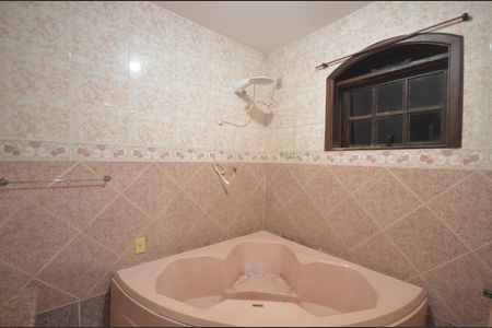 Casa para alugar com 250m², 4 quartos e 3 vagasBanheiro da Suíte