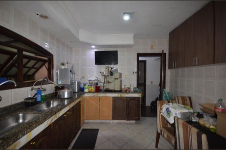 Casa para alugar com 250m², 4 quartos e 3 vagasCozinha e Área de Serviço