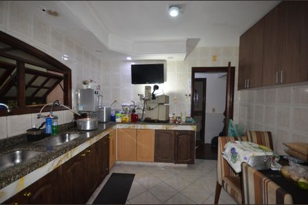 Casa para alugar com 250m², 4 quartos e 3 vagasCozinha e Área de Serviço