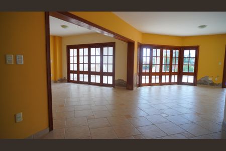 Casa à venda com 600m², 6 quartos e 4 vagas Casa à venda com 600m², 6 quartos e 4 vagasSalão festa