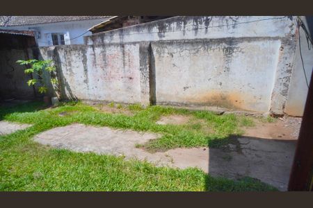 Vista do quintal  de casa à venda com 6 quartos, 600m² em Menino Deus, Porto Alegre