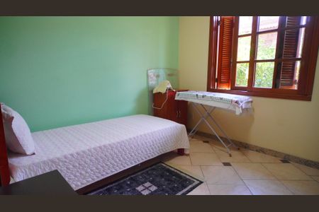 Casa à venda com 600m², 6 quartos e 4 vagas Casa à venda com 600m², 6 quartos e 4 vagasQuarto 6