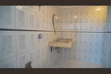 Casa à venda com 600m², 6 quartos e 4 vagas Casa à venda com 600m², 6 quartos e 4 vagasBanheiro 5