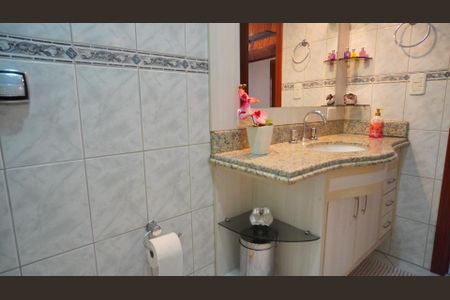 Casa à venda com 600m², 6 quartos e 4 vagas Casa à venda com 600m², 6 quartos e 4 vagasBanheiro 4