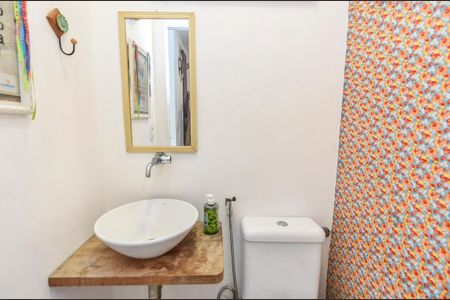 Casa à venda com 227m², 3 quartos e 3 vagas Casa à venda com 227m², 3 quartos e 3 vagasLavabo