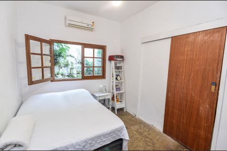 Casa à venda com 227m², 3 quartos e 3 vagas Casa à venda com 227m², 3 quartos e 3 vagasQuarto