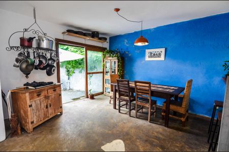 Casa à venda com 227m², 3 quartos e 3 vagas Casa à venda com 227m², 3 quartos e 3 vagasCopa