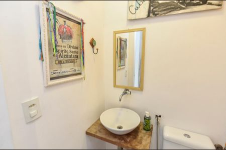 Casa à venda com 227m², 3 quartos e 3 vagas Casa à venda com 227m², 3 quartos e 3 vagasLavabo