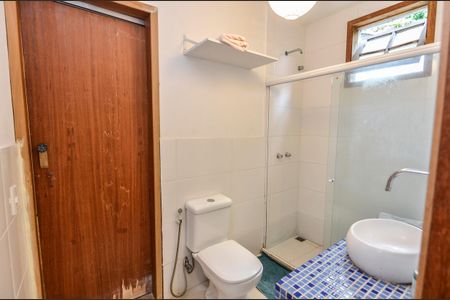 Casa à venda com 227m², 3 quartos e 3 vagas Casa à venda com 227m², 3 quartos e 3 vagasBanheiro da Suíte 2