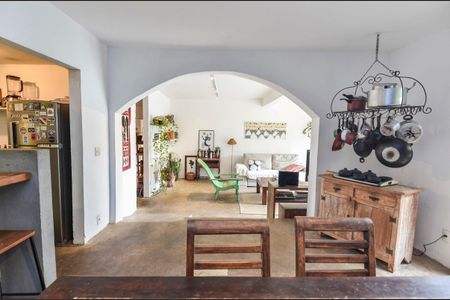 Casa à venda com 227m², 3 quartos e 3 vagas Casa à venda com 227m², 3 quartos e 3 vagasCopa