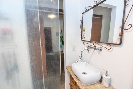 Casa à venda com 227m², 3 quartos e 3 vagas Casa à venda com 227m², 3 quartos e 3 vagasBanheiro da Suíte 1