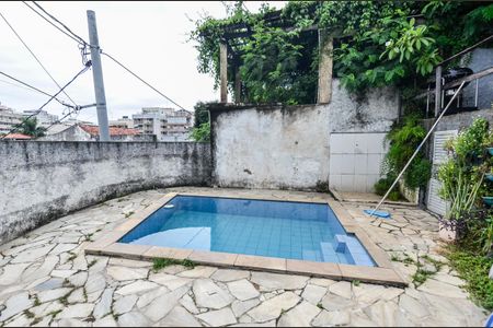 Casa à venda com 227m², 3 quartos e 3 vagas Casa à venda com 227m², 3 quartos e 3 vagasÁrea externa