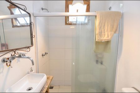 Casa à venda com 227m², 3 quartos e 3 vagas Casa à venda com 227m², 3 quartos e 3 vagasBanheiro da Suíte 1