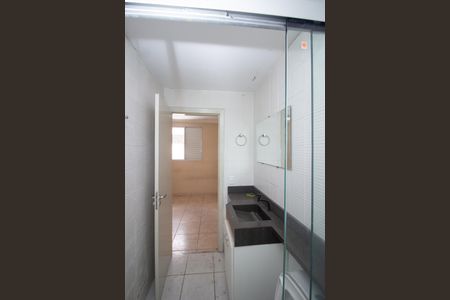 Banheiro da Suíte de casa de condomínio para alugar com 3 quartos, 120m² em Cabral, Contagem