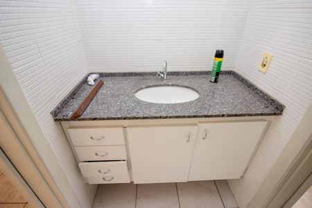 Casa de condomínio para alugar com 120m², 3 quartos e 2 vagasBanheiro Social