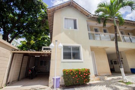 Casa de condomínio para alugar com 120m², 3 quartos e 2 vagasFachada