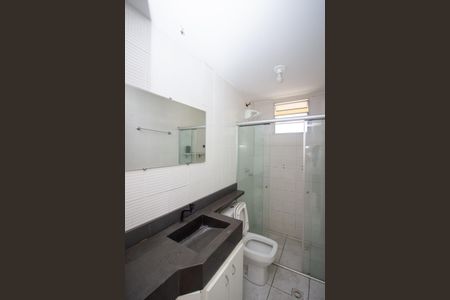 Banheiro da Suíte de casa de condomínio para alugar com 3 quartos, 120m² em Cabral, Contagem