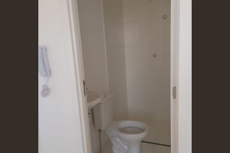 Banheiro de apartamento para alugar com 1 quarto, 17m² em Jardim Jaragua (Sao Domingos), São Paulo