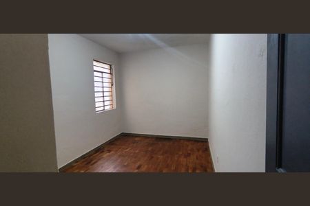 Casa para alugar com 102m², 4 quartos e 4 vagas Casa para alugar com 102m², 4 quartos e 4 vagasQuarto