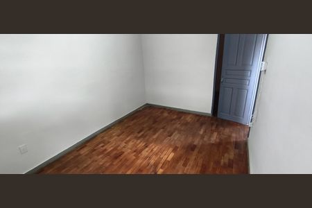 Casa para alugar com 102m², 4 quartos e 4 vagas Casa para alugar com 102m², 4 quartos e 4 vagasQuarto