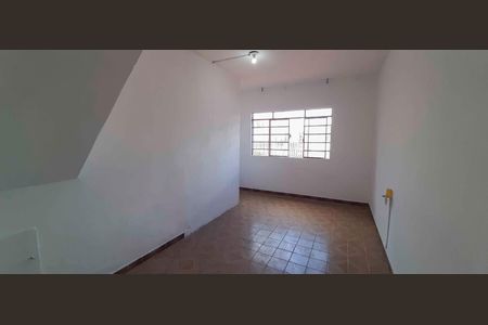 Quarto de casa para alugar com 1 quarto, 80m² em Vila Osasco, Osasco