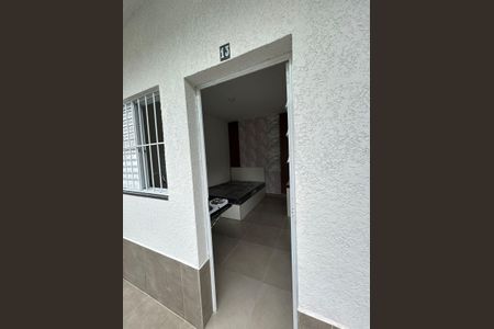 Porta de entrada de kitnet/studio para alugar com 1 quarto, 17m² em Vila Caputera, Mogi das Cruzes