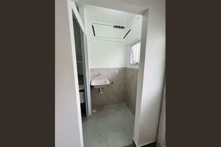 Banheiro de kitnet/studio para alugar com 1 quarto, 17m² em Vila Caputera, Mogi das Cruzes