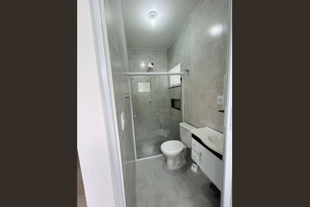 Banheiro de kitnet/studio para alugar com 1 quarto, 17m² em Vila Caputera, Mogi das Cruzes