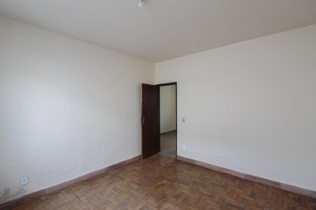 Casa à venda com 505m², 3 quartos e 2 vagasCasa 2 - Quarto 1