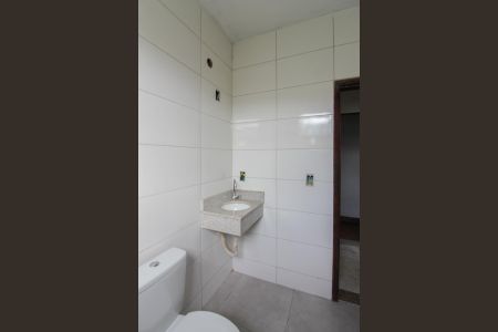 Casa à venda com 505m², 3 quartos e 2 vagasCasa 3 - Banheiro e Área de Serviço