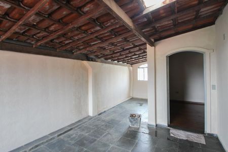 Casa à venda com 505m², 3 quartos e 2 vagasCasa 1 - Varanda