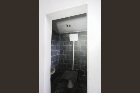 Casa à venda com 505m², 3 quartos e 2 vagasCasa 1 - Banheiro de Serviço