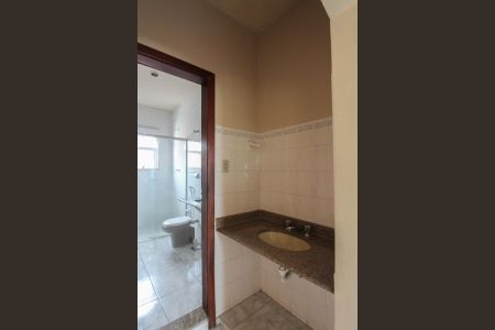 Casa à venda com 505m², 3 quartos e 2 vagasCasa 1 - Banheiro da Suíte