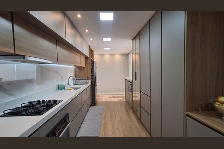 Apartamento à venda com 170m², 4 quartos e 2 vagasCozinha 