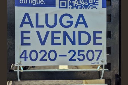 Casa para alugar com 300m², 4 quartos e 2 vagasFachada