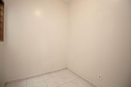 Quarto 2 de apartamento para alugar com 2 quartos, 45m² em Samambaia Sul (samambaia), Brasília