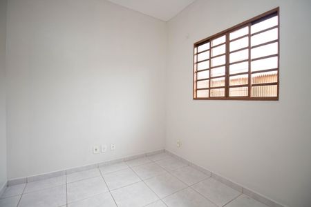 Quarto 1 de apartamento para alugar com 2 quartos, 45m² em Samambaia Sul (samambaia), Brasília